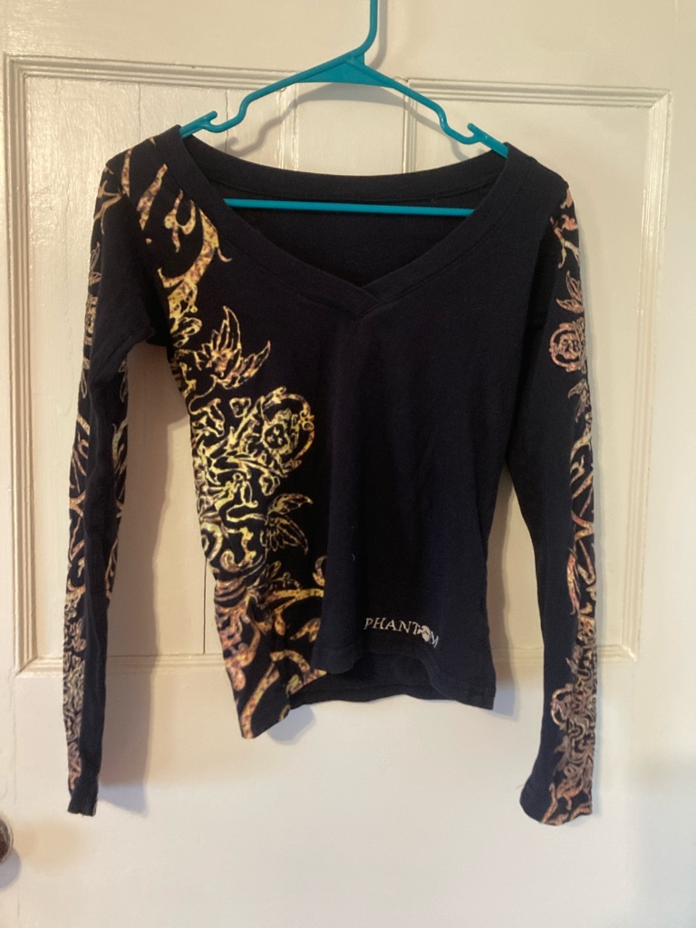 Black Long Sleeve V-Neck Top with Gold Print